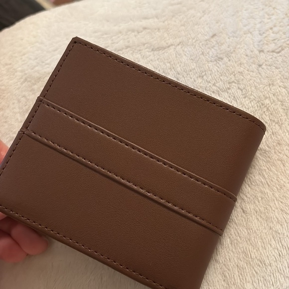 tommy hilfiger means wallet - Picture 5 of 5